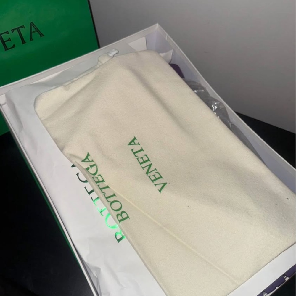 Bottega Veneta Tire Chelsea Boot - Picture 4 of 4